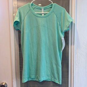 NWT Swiftly Tech Short Sleeve 2.0
